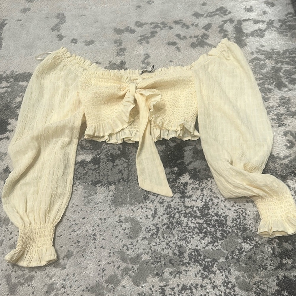 Lush long sleeve beige knot front long sleevecrop top